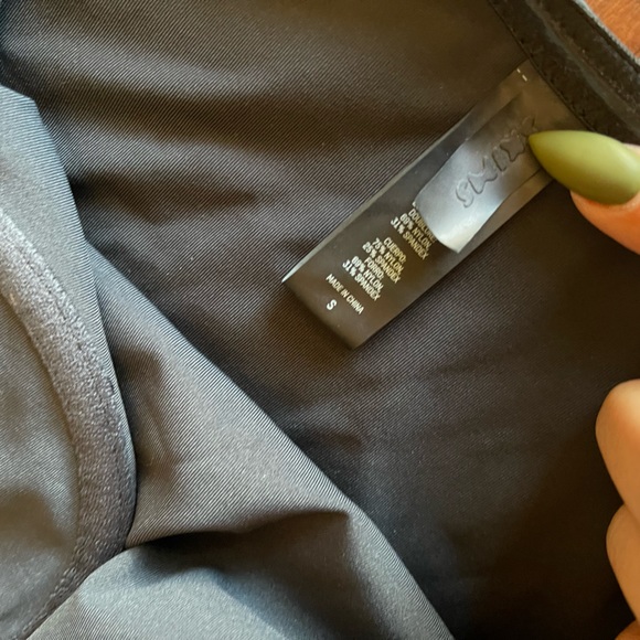 SKIMS Shaping Swim Underwire One Piece Onyx Small NWOT - Picture 6 of 11